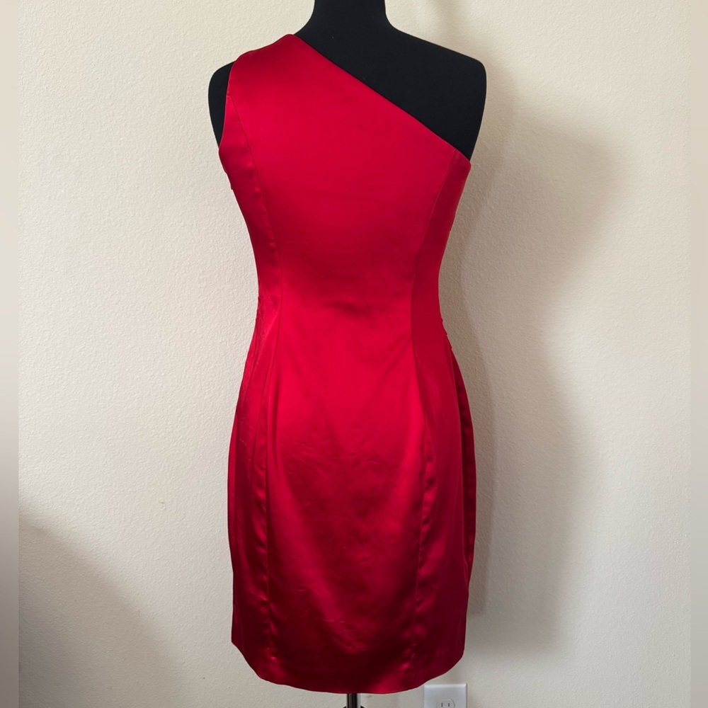 Guess Elegant Shiny Red One-Shoulder Dress Size 6 - Picture 3 of 8